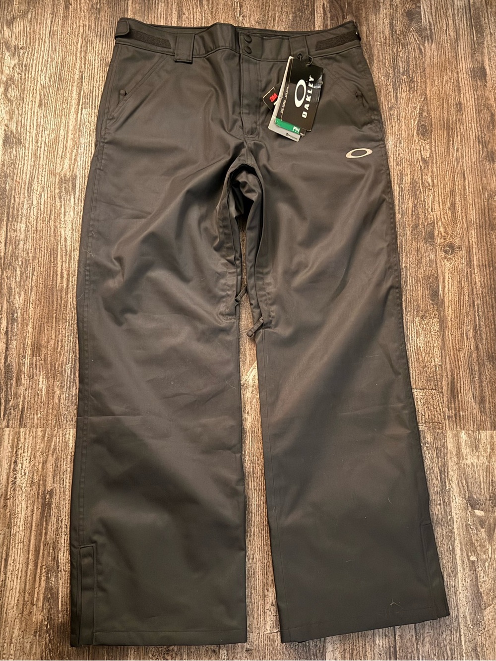 New Oakley Men's Black snowboard pants